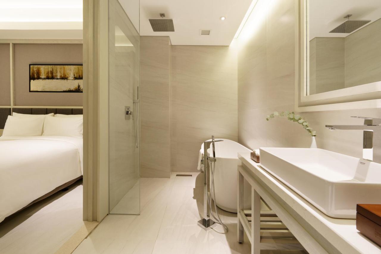 M City Hotel Saigon Хошимин Экстерьер фото