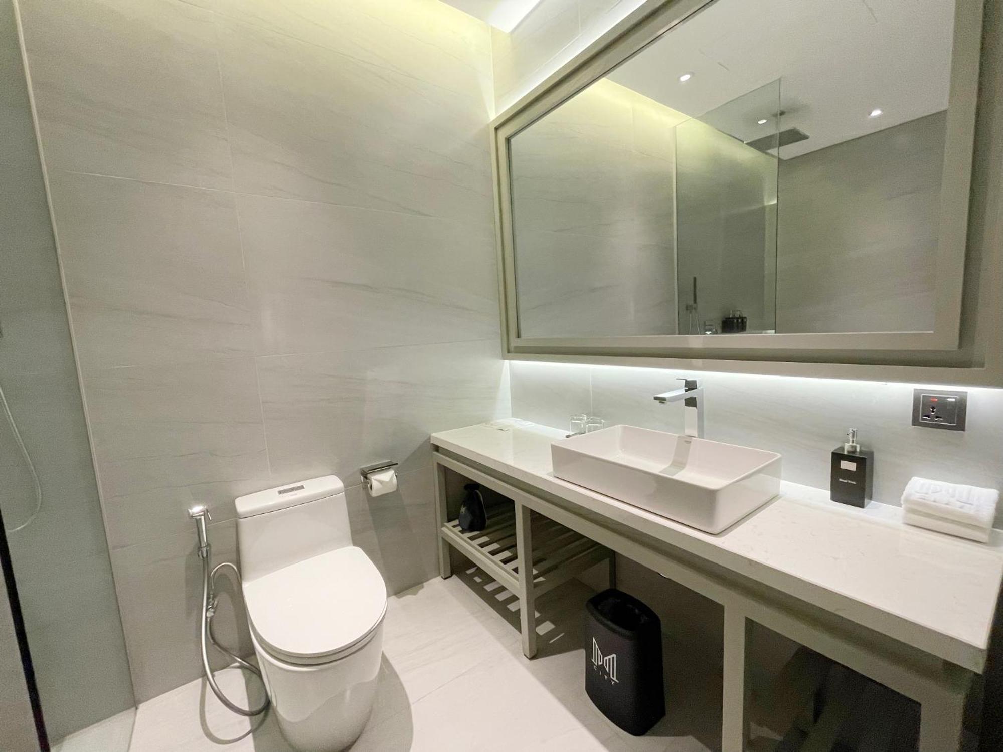 M City Hotel Saigon Хошимин Экстерьер фото