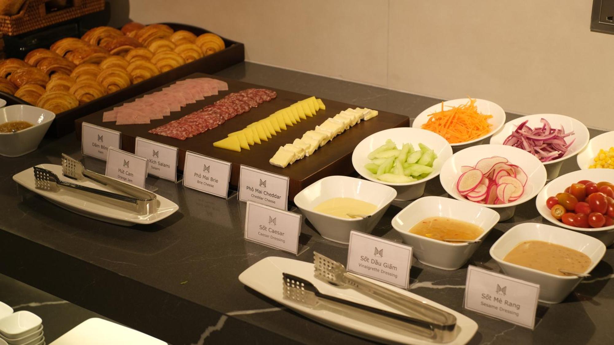 M City Hotel Saigon Хошимин Экстерьер фото